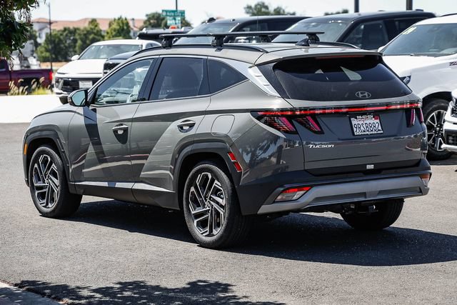 Certified 2025 Hyundai Tucson Limited FWD image 2