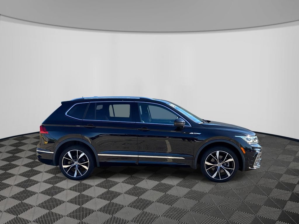 Used 2024 Volkswagen Tiguan SEL R-Line AWD/4WD image 6