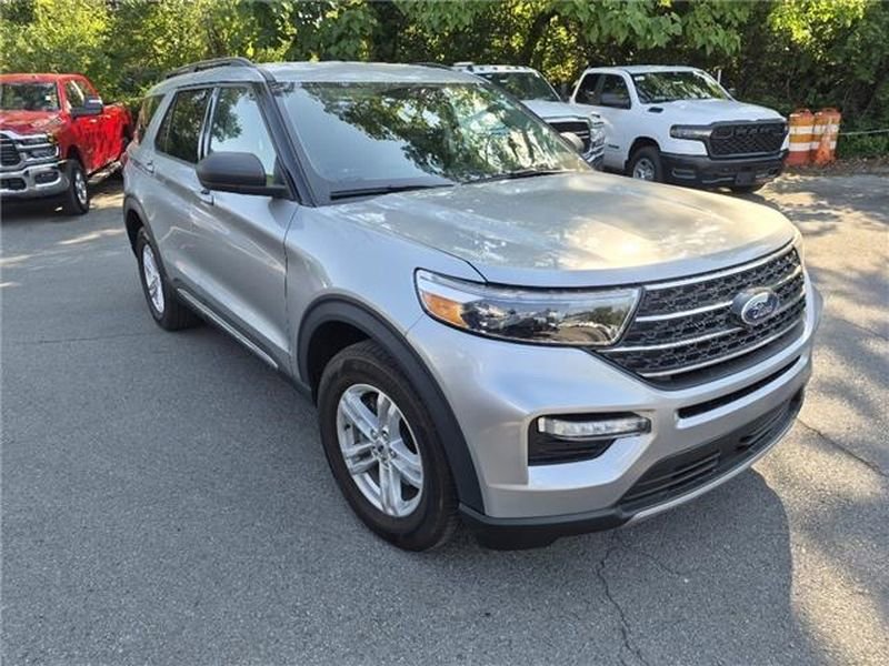 Used 2022 Ford Explorer XLT w/ Equipment Group 202A AWD/4WD image 8