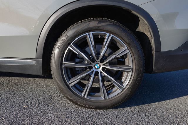 Certified 2025 BMW X5 xDrive40i w/ Parking Assistance Package image 6
