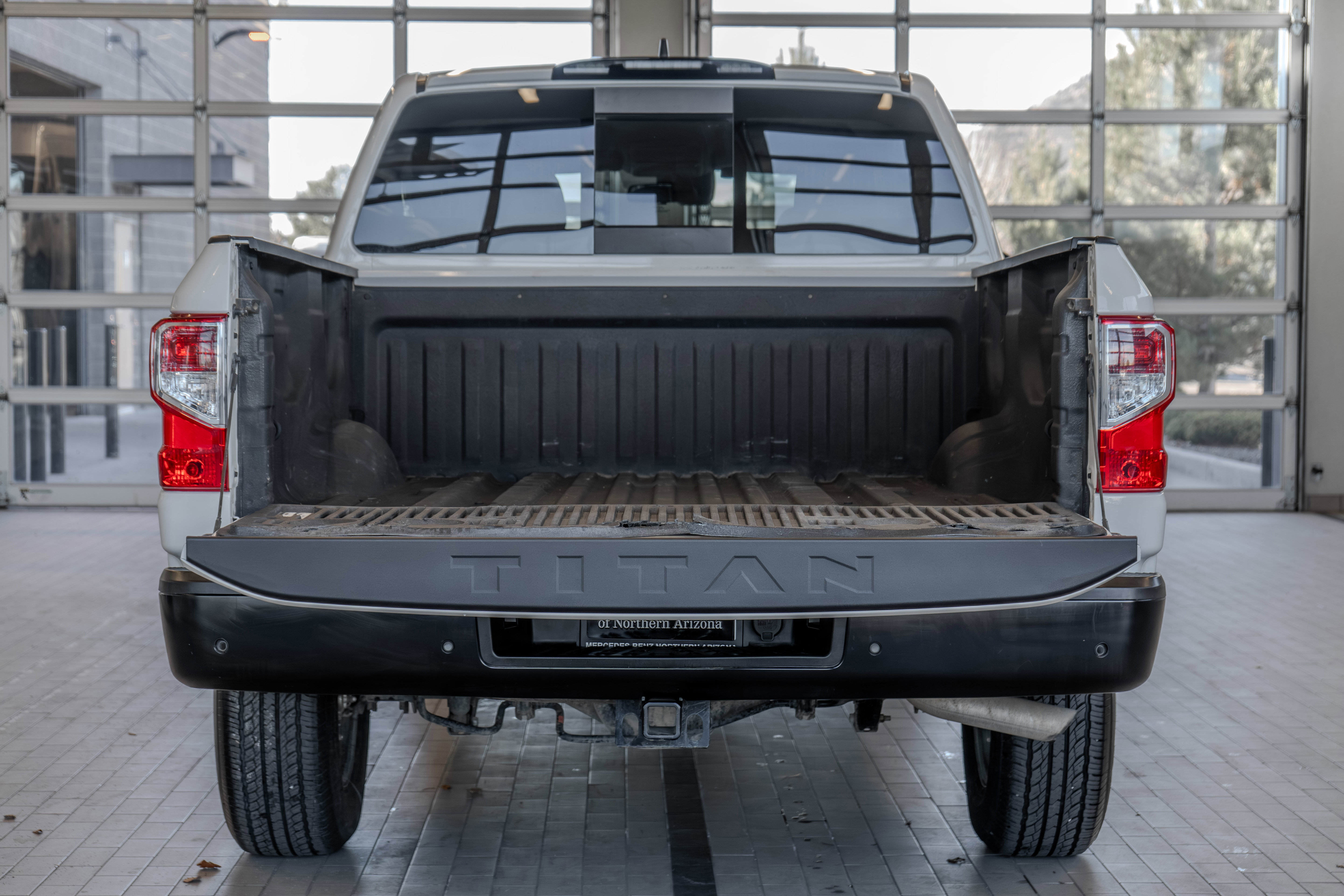 Used 2022 Nissan Titan S w/ S Utility Package image 15