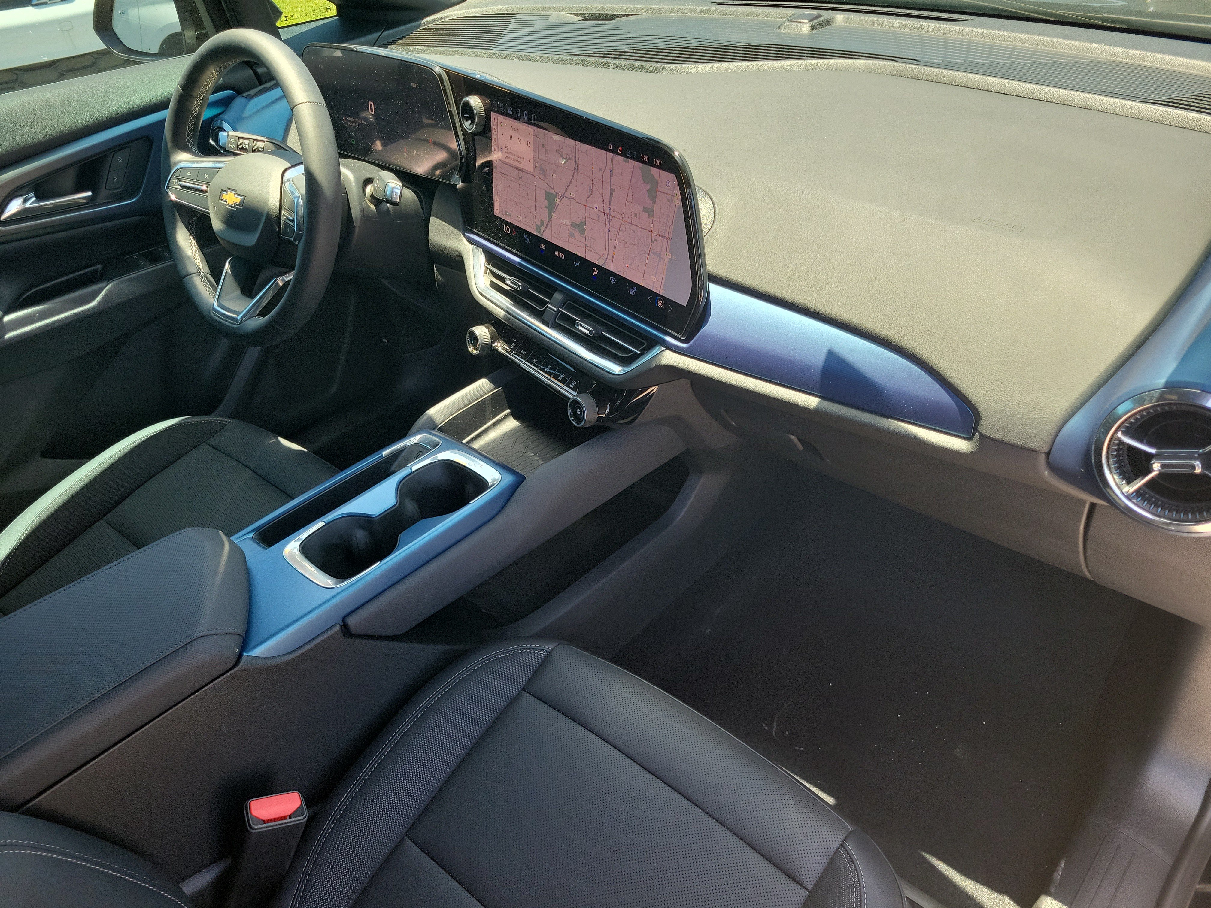 Used 2024 Chevrolet Equinox EV LT FWD image 9