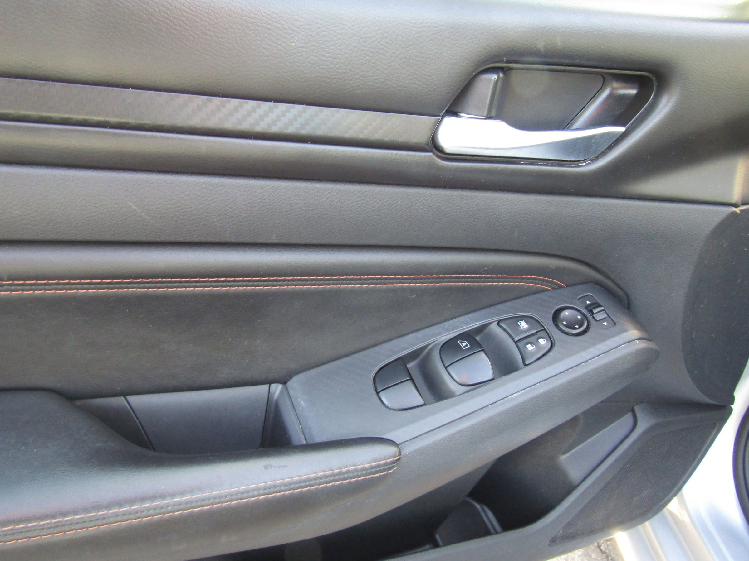 Used 2021 Nissan Altima 2.5 SR FWD image 14