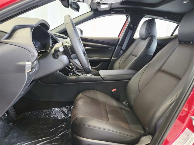 New 2025 MAZDA MAZDA3 Hatchback w/Premium Plus Pkg image 9