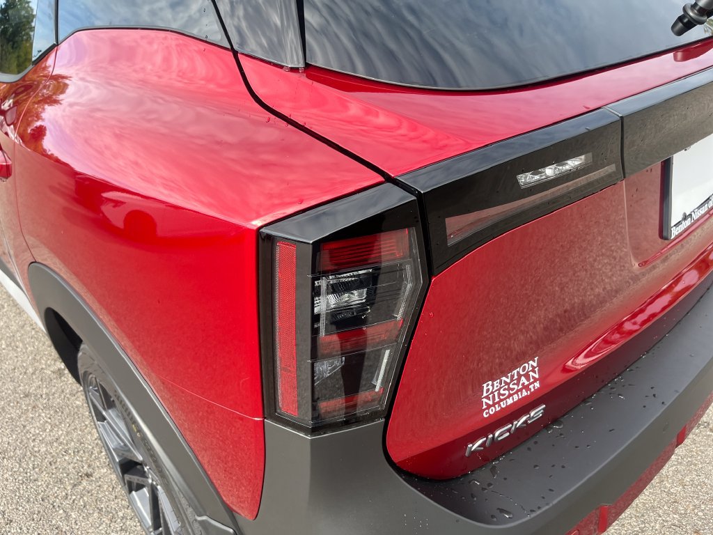 New 2027 Nissan Kicks SR w/ SR Premium Package FWD image 39