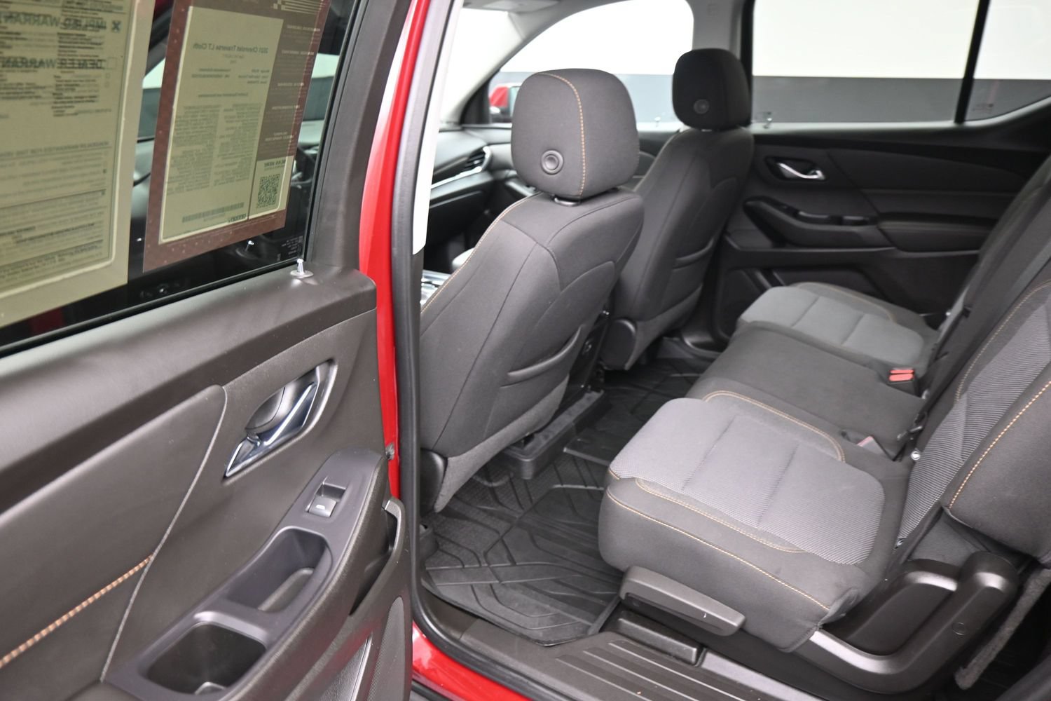 Used 2021 Chevrolet Traverse LT FWD image 17