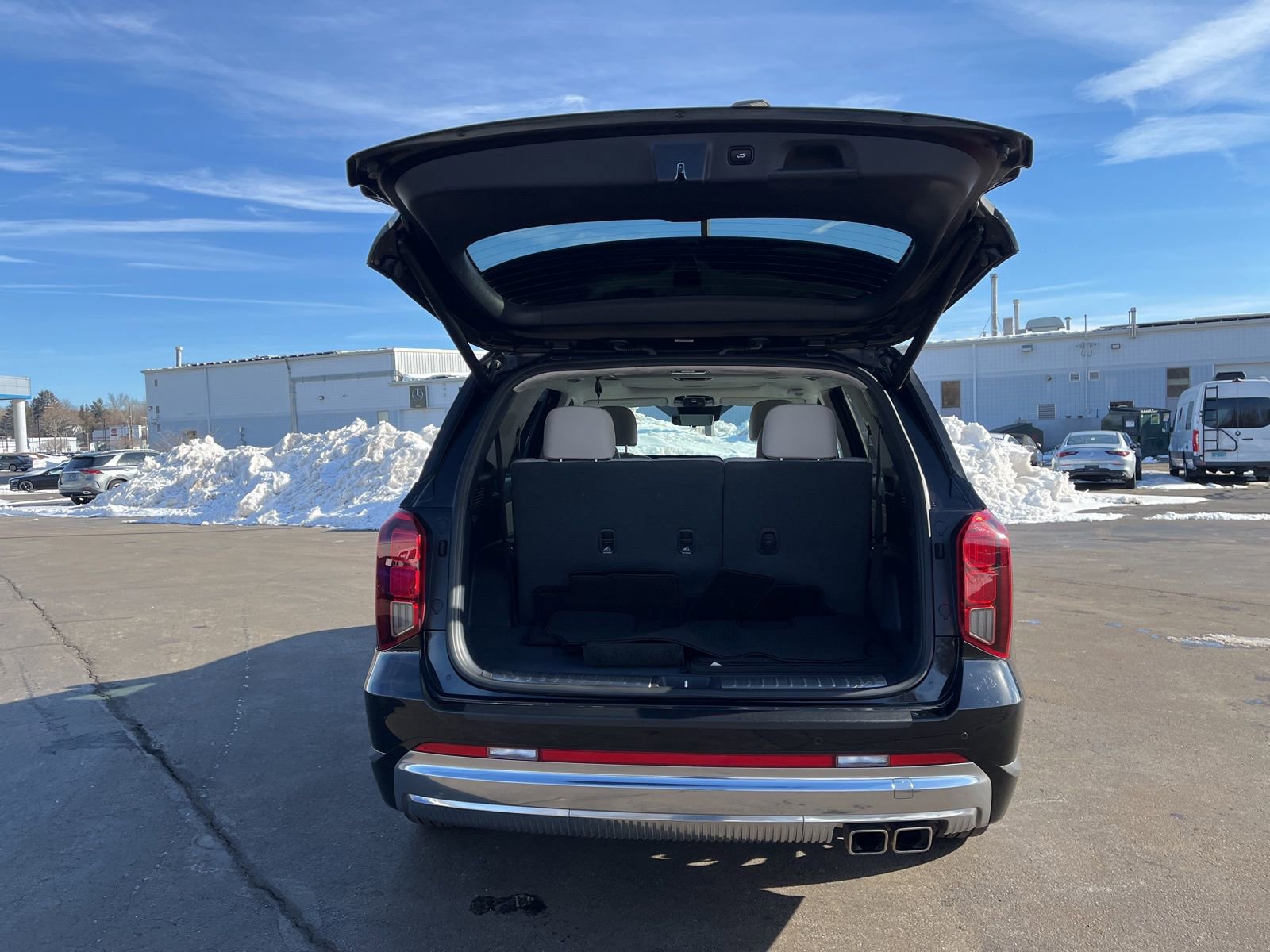 Used 2023 Hyundai Palisade Calligraphy image 25