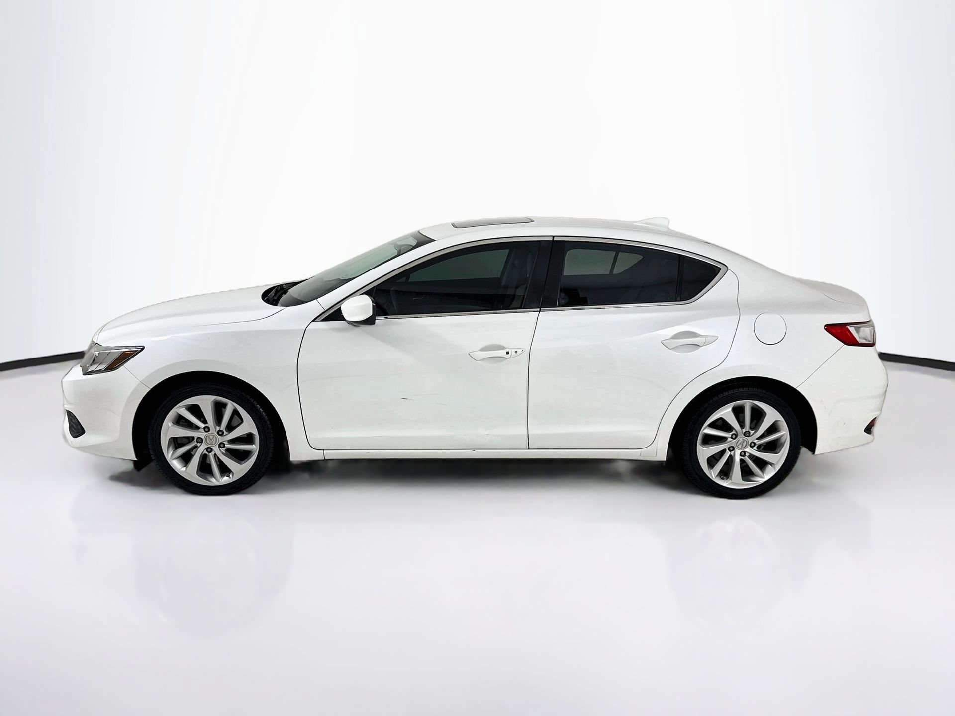 Used 2017 Acura ILX w/ Premium Package FWD image 5