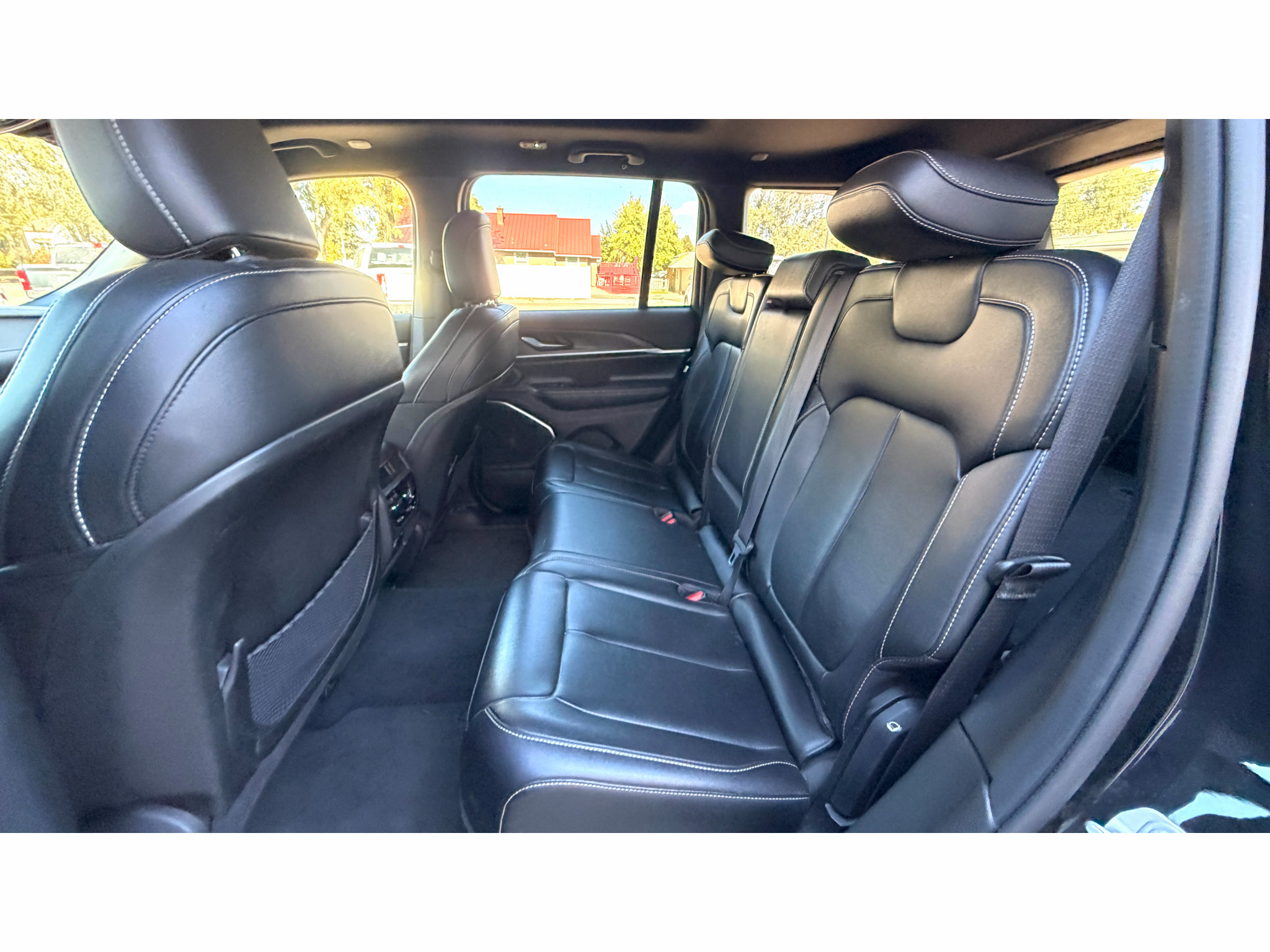 Used 2024 Jeep Grand Cherokee Limited 4xe AWD/4WD image 17