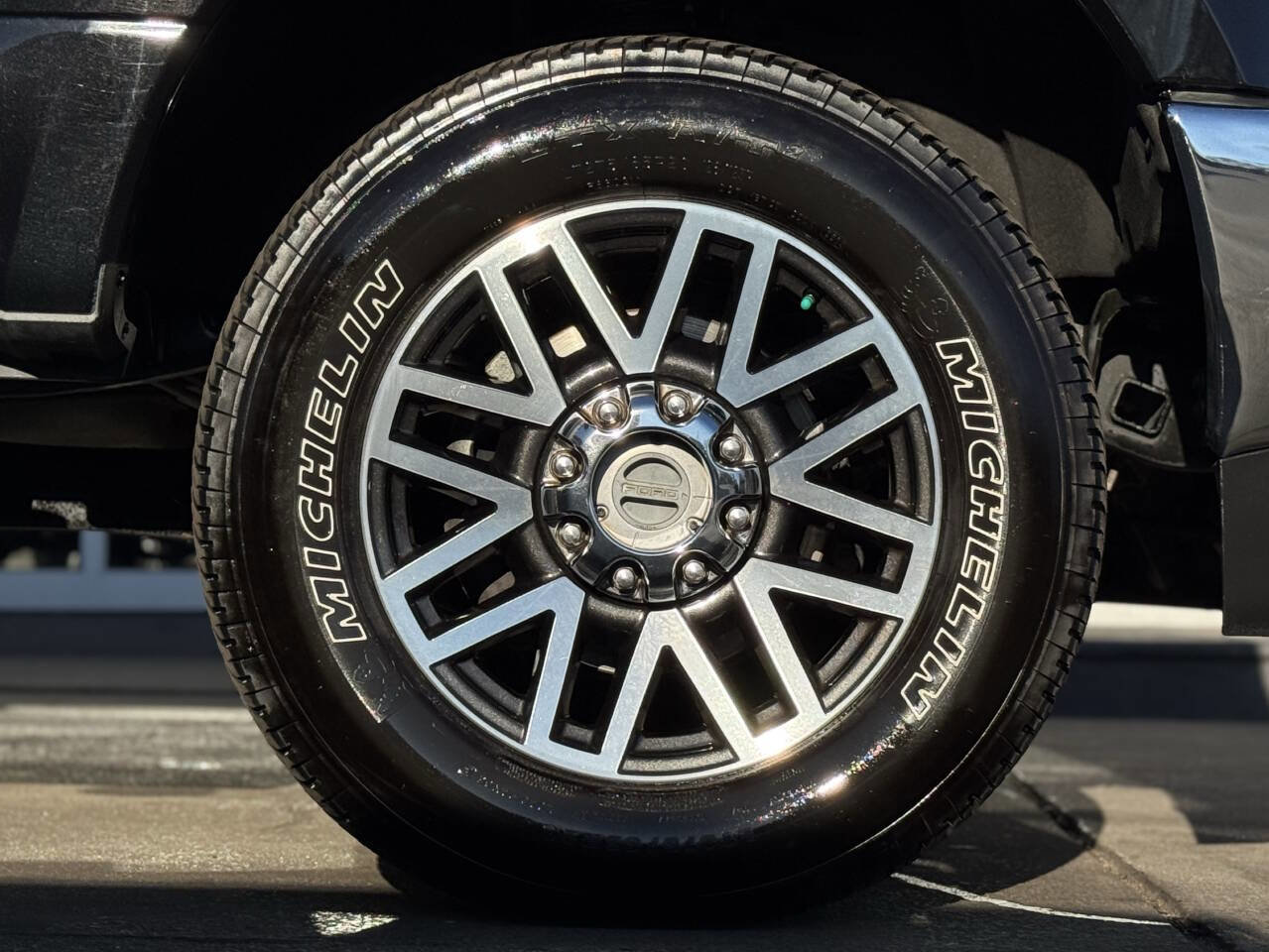 Used 2019 Ford F250 Lariat w/ Lariat Ultimate Package image 8