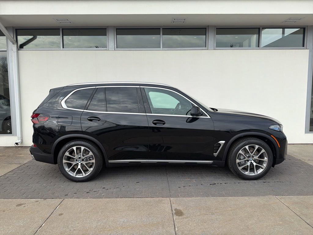New 2026 BMW X5 xDrive50e w/ Climate Comfort Package AWD/4WD image 4