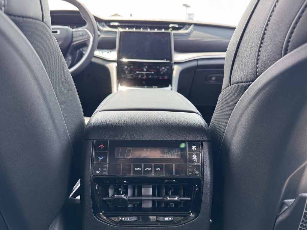 New 2025 Jeep Grand Cherokee L Limited image 22