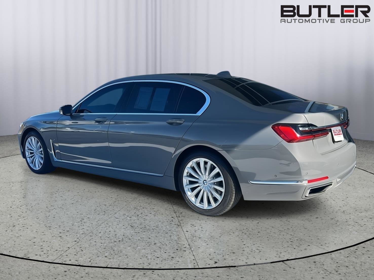 Used 2020 BMW 740i image 4