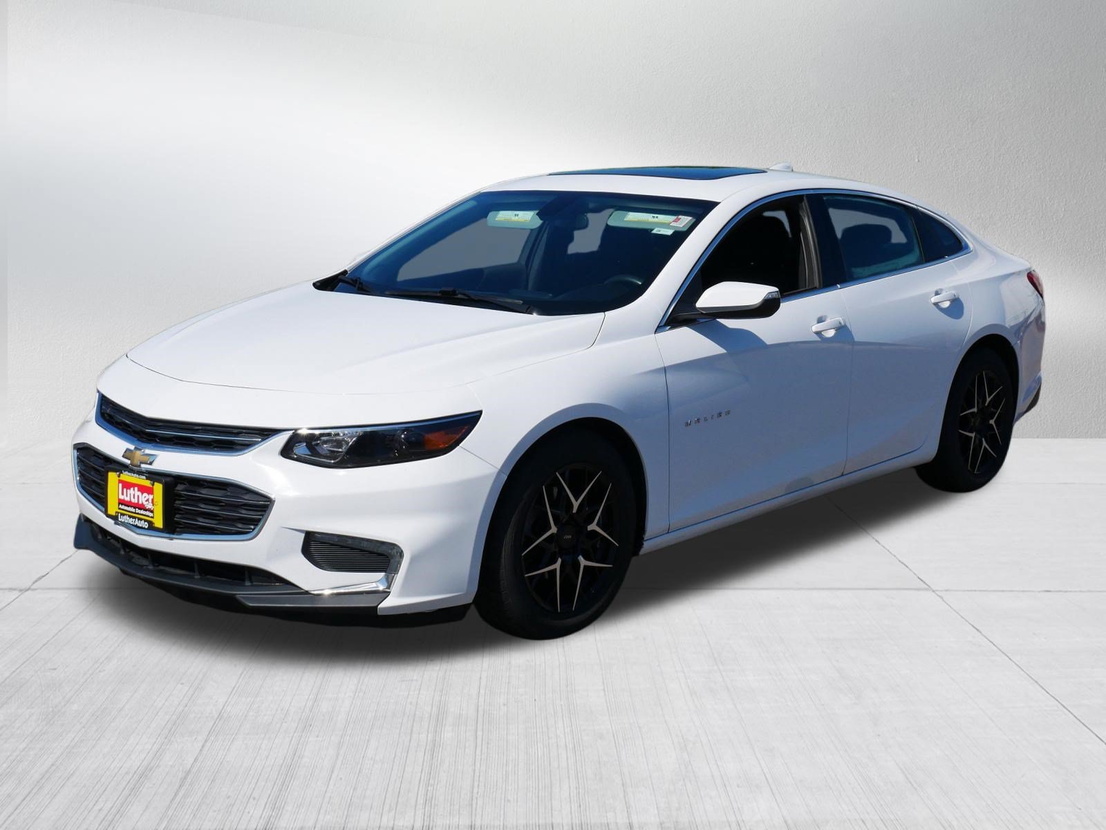 Used 2018 Chevrolet Malibu LT FWD image 3