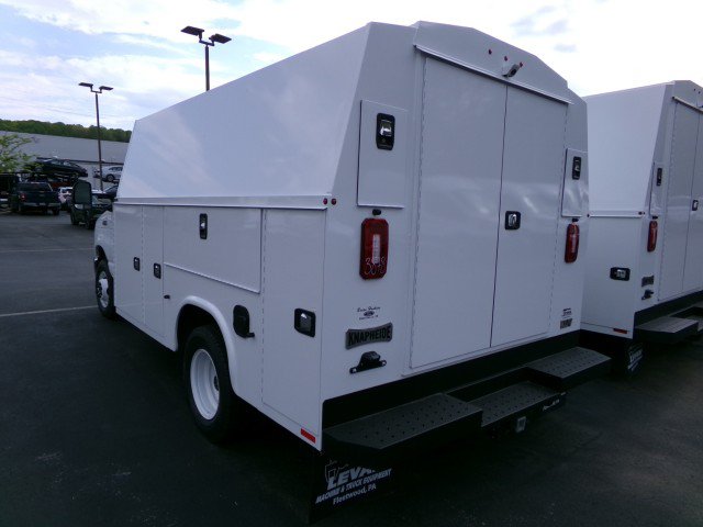 New 2027 Ford E-350 and Econoline 350 Super Duty w/ Power Equipment Group RWD image 6