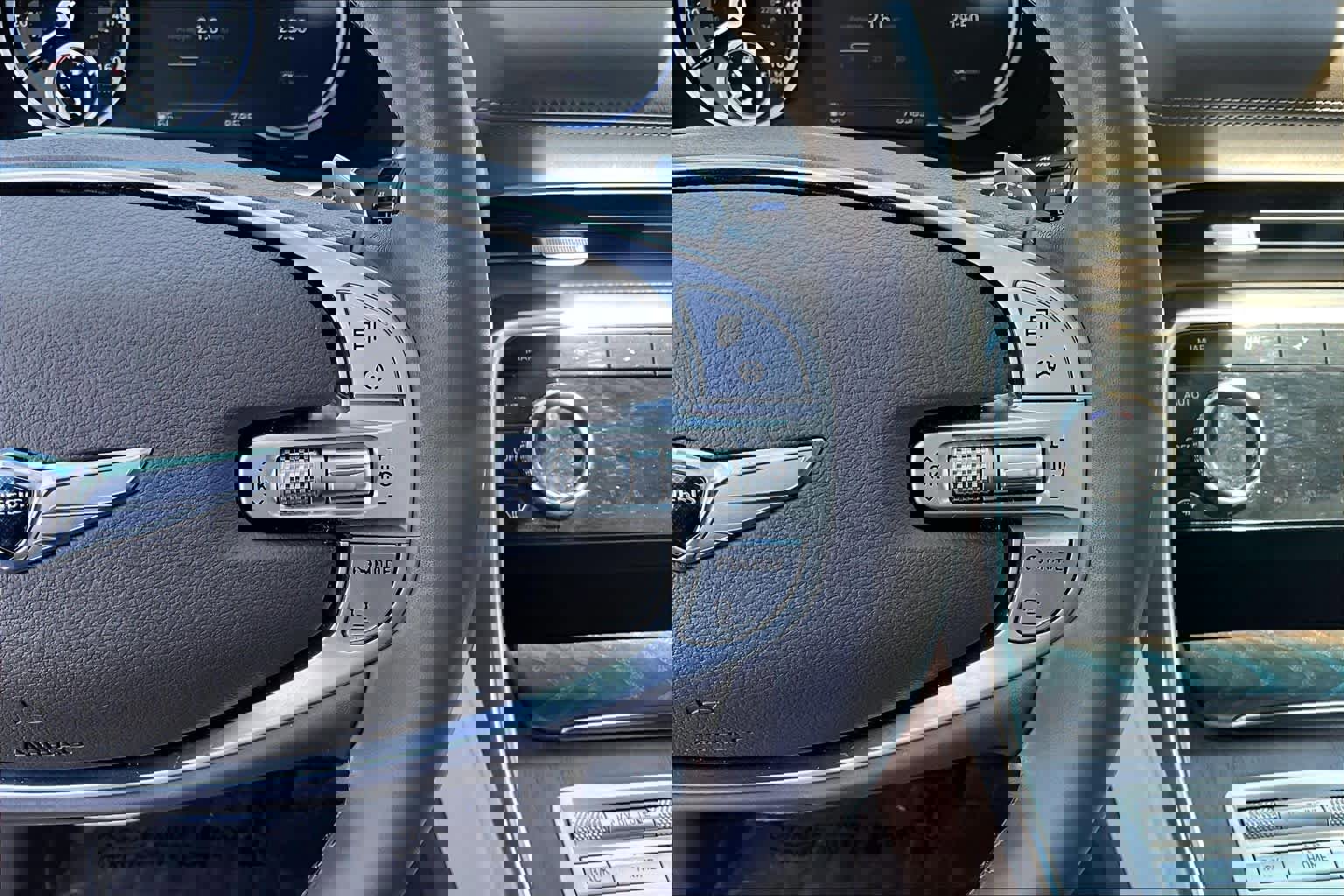 Used 2021 Genesis GV80 3.5T w/ Advanced Package 06 AWD/4WD image 25