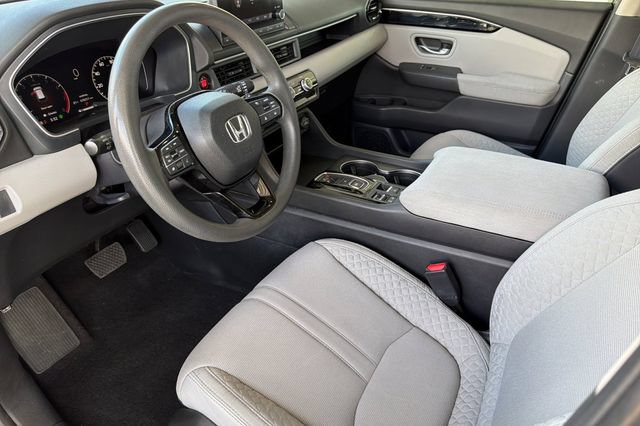 Used 2023 Honda Pilot LX image 11
