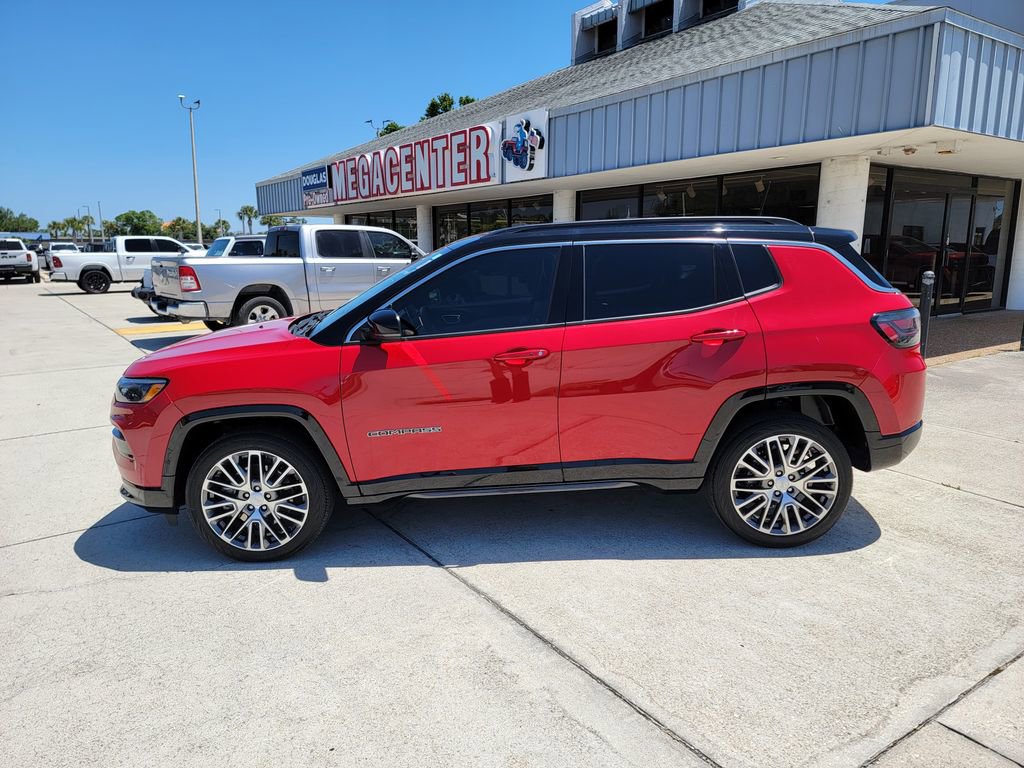 Used 2023 Jeep Compass Limited w/ Elite Group AWD/4WD image 2