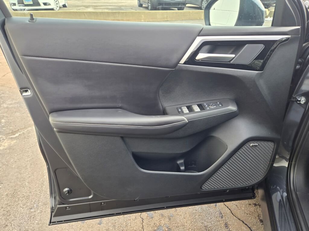 New 2026 Mitsubishi Outlander SEL AWD/4WD image 17