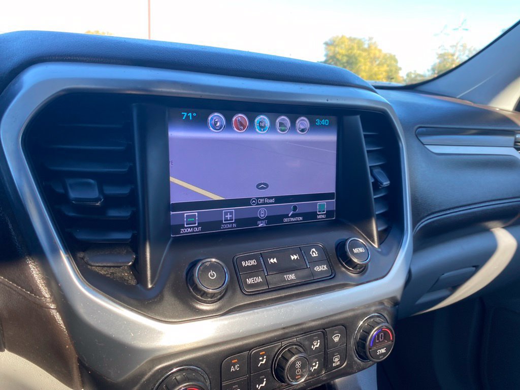 Used 2018 GMC Acadia SLT w/ LPO, Black Accent Package AWD/4WD image 17