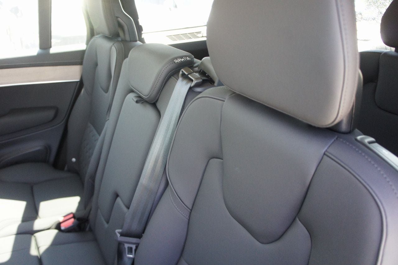 New 2026 Volvo XC90 B6 Plus w/ Protection Package Premier AWD/4WD image 23