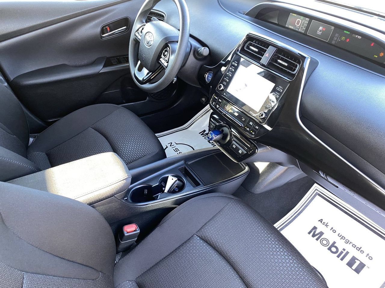 Used 2021 Toyota Prius LE w/ Carpet Mat Package (TMS) FWD image 9