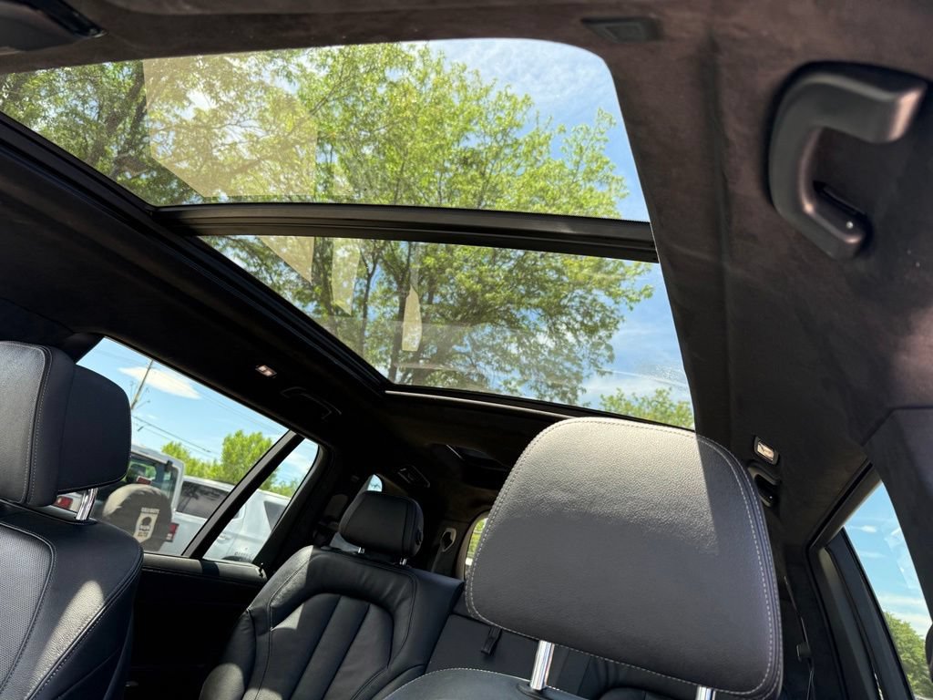 Used 2020 BMW X7 xDrive40i w/ M Sport Package AWD/4WD image 25