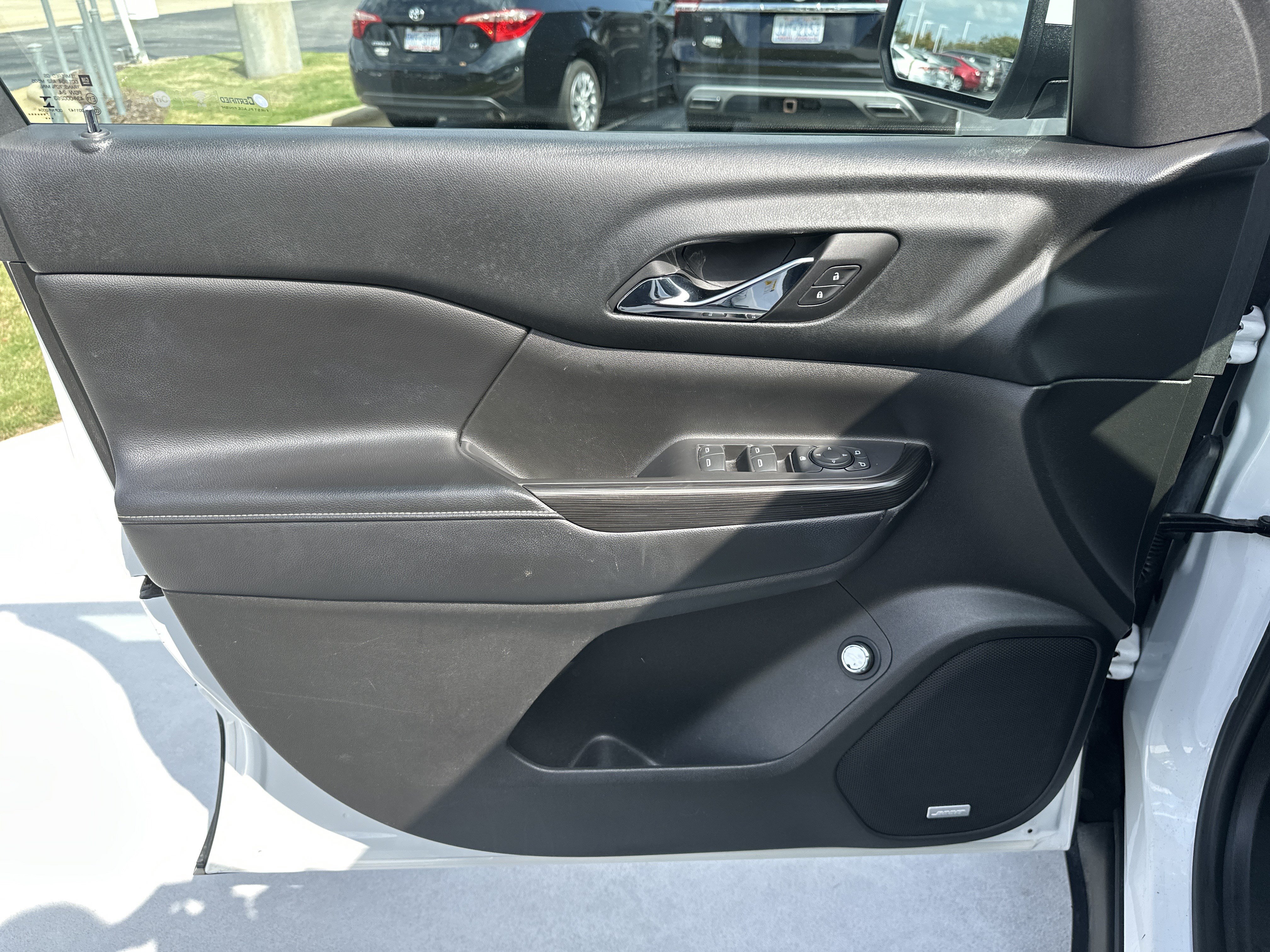 Used 2018 GMC Acadia SLT FWD image 14