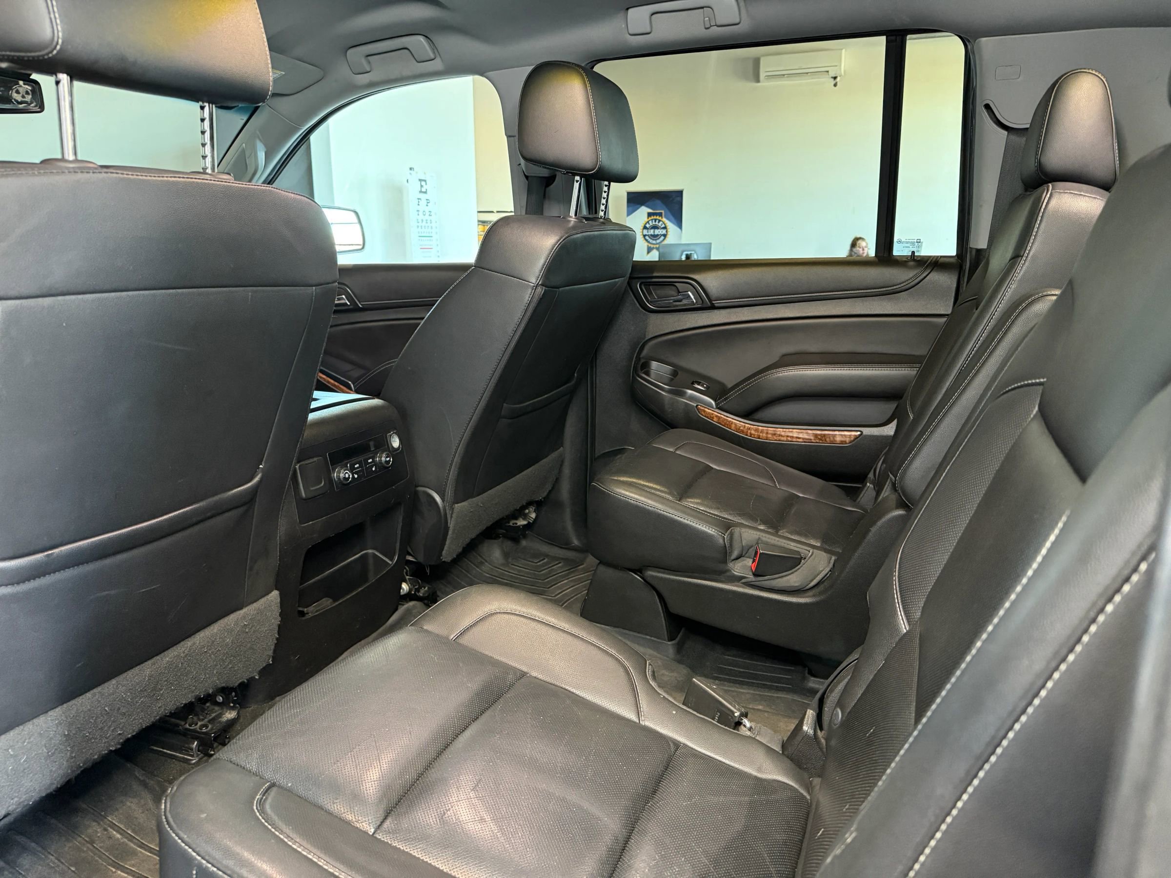 Used 2018 Chevrolet Suburban Premier image 21