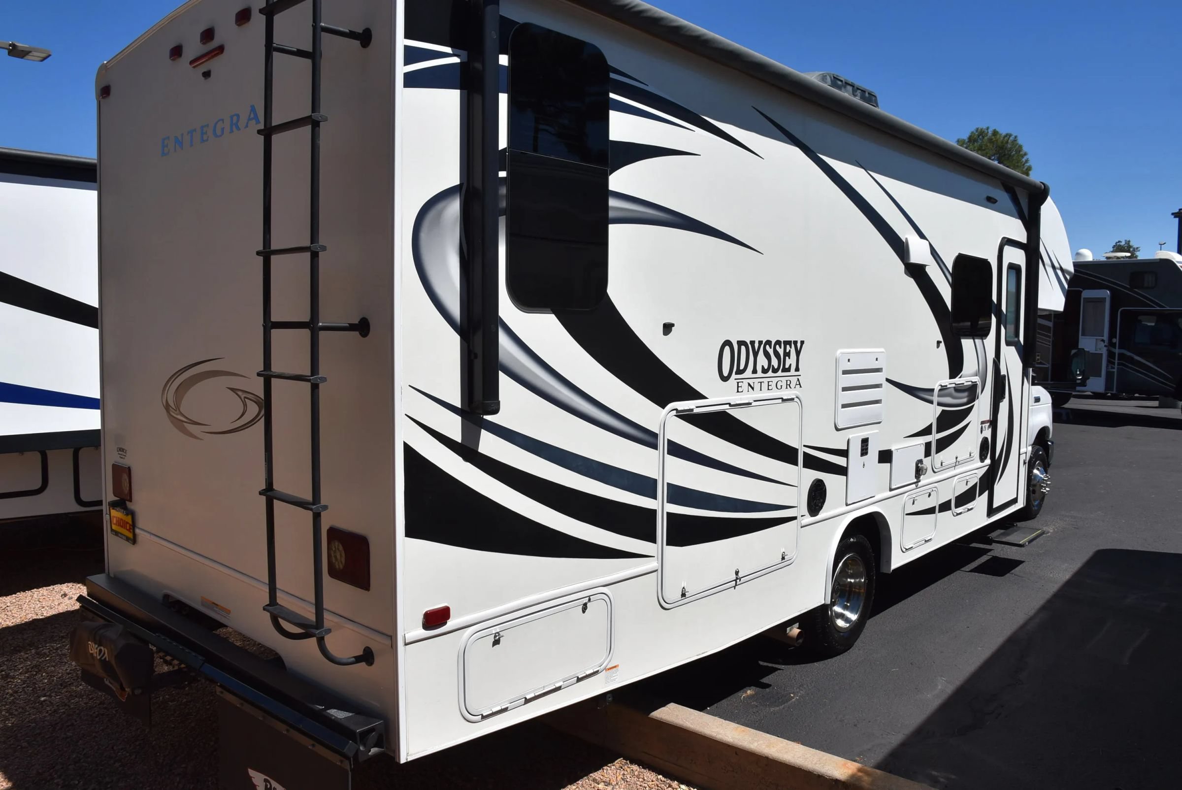 Used 2021 Ford E-450 and Econoline 450 Super Duty w/ Motorhome Prep Package RWD image 64
