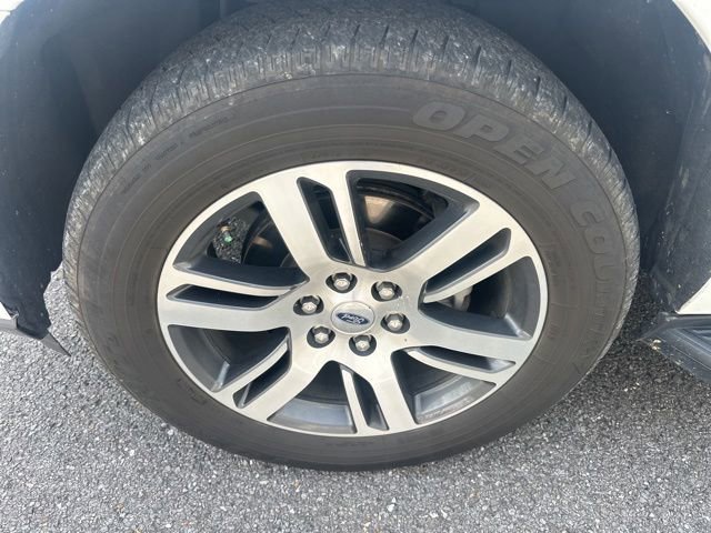 Used 2024 Ford Expedition Limited RWD image 8