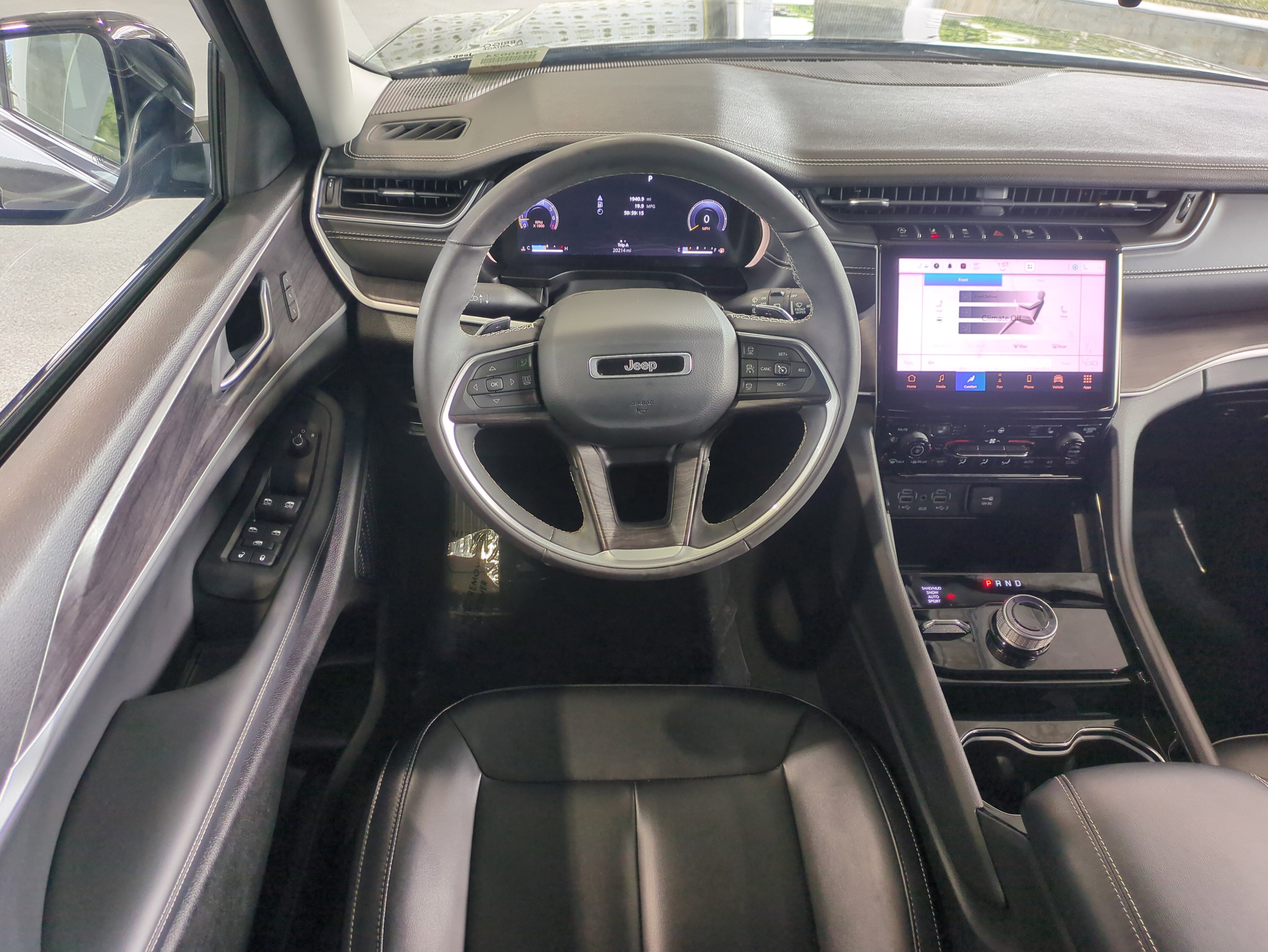 Certified 2023 Jeep Grand Cherokee L Limited image 17