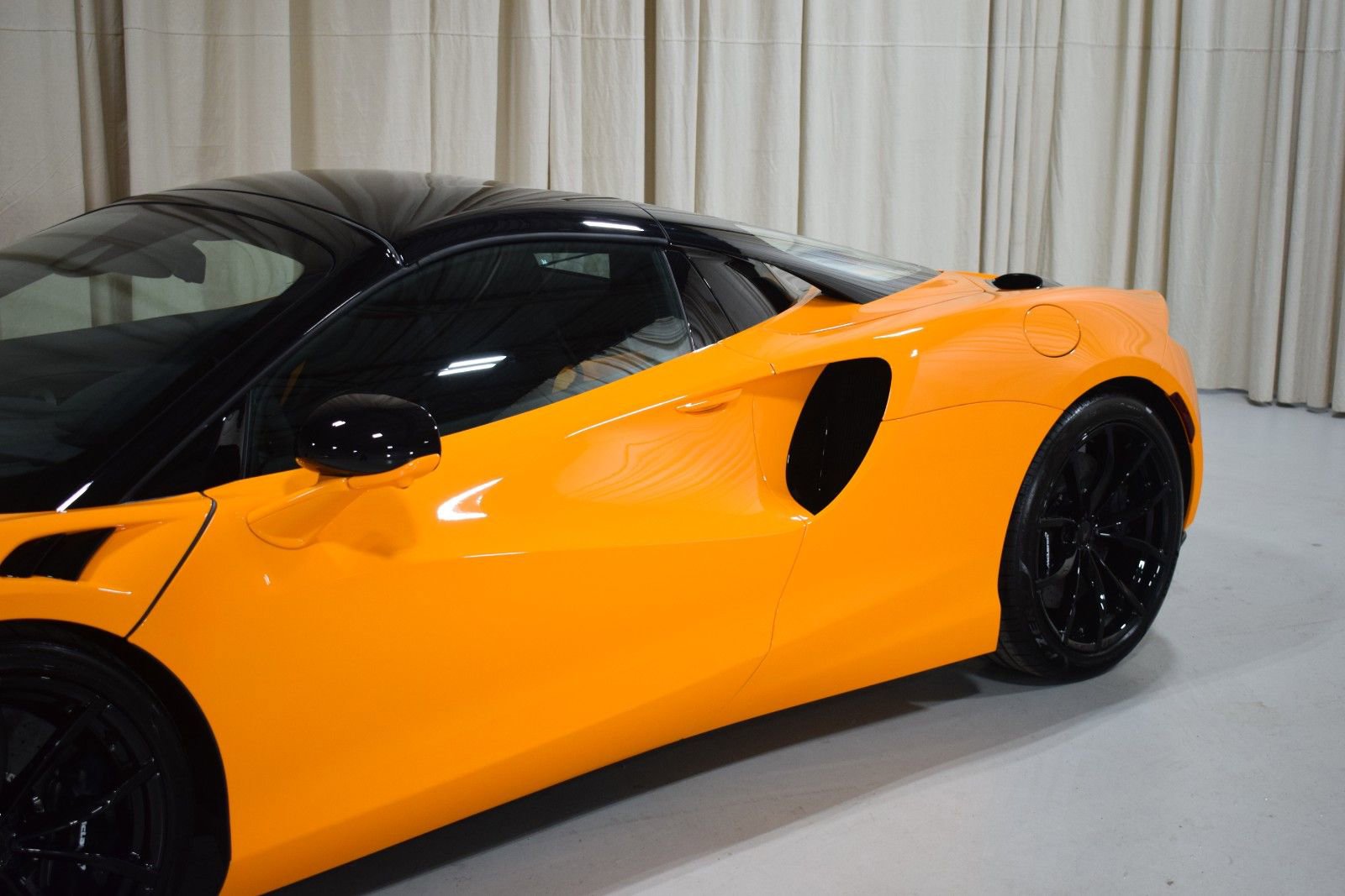 New 2026 McLaren Artura Spider RWD image 2
