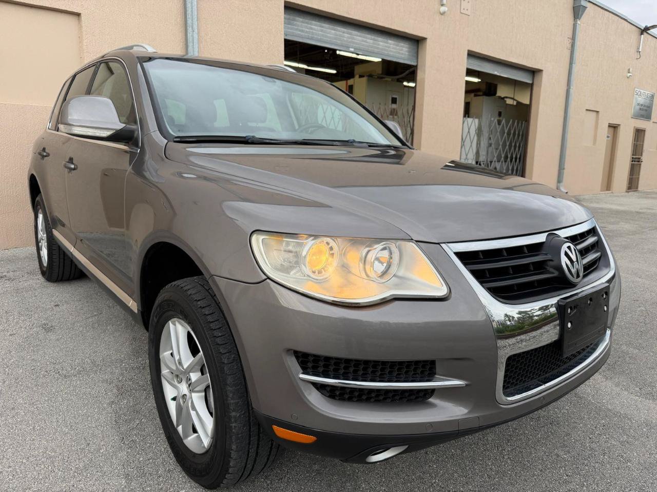 Used 2008 Volkswagen Touareg V6 AWD/4WD image 8