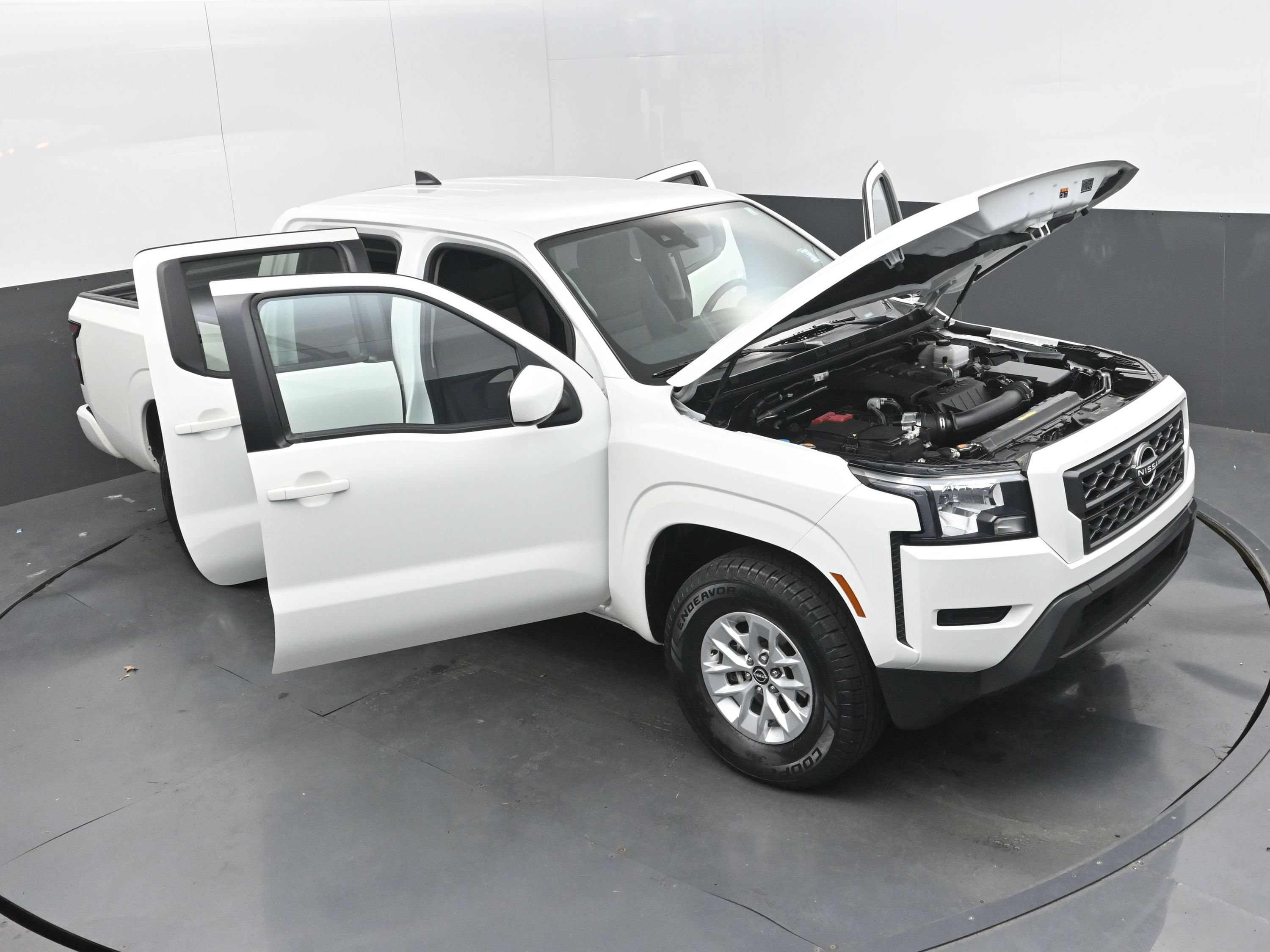 Used 2024 Nissan Frontier SV RWD image 31