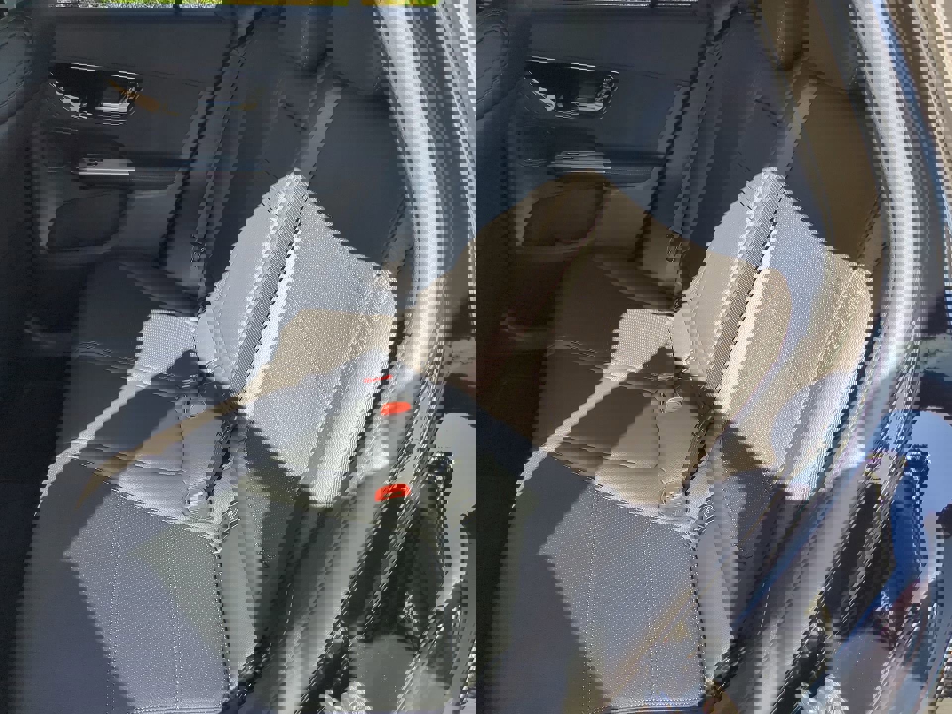 Used 2025 Mercedes-Benz GLC 350e GLC 350e image 41