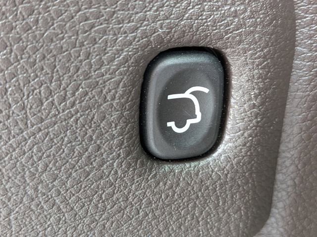 Used 2017 Jeep Grand Cherokee Summit w/ Skid Plate Group AWD/4WD image 13