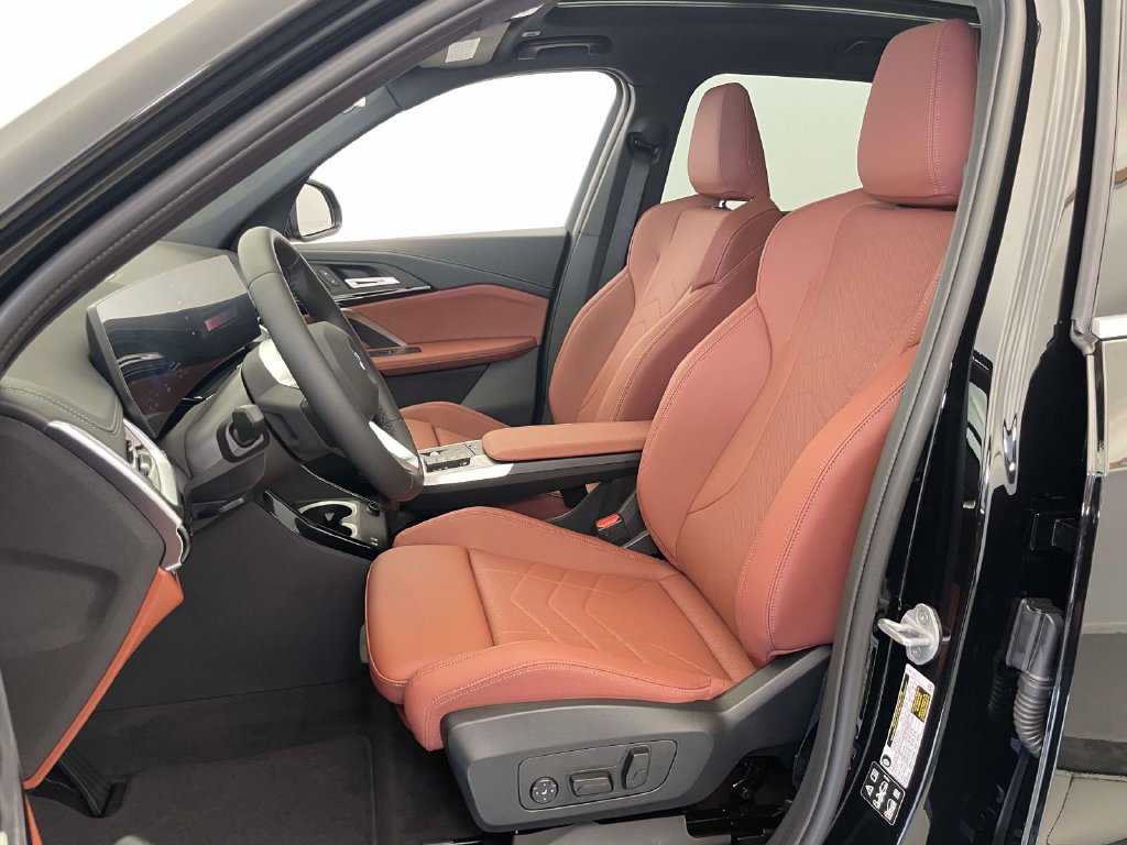 New 2027 BMW X1 xDrive28i w/ Technology Package AWD/4WD image 13
