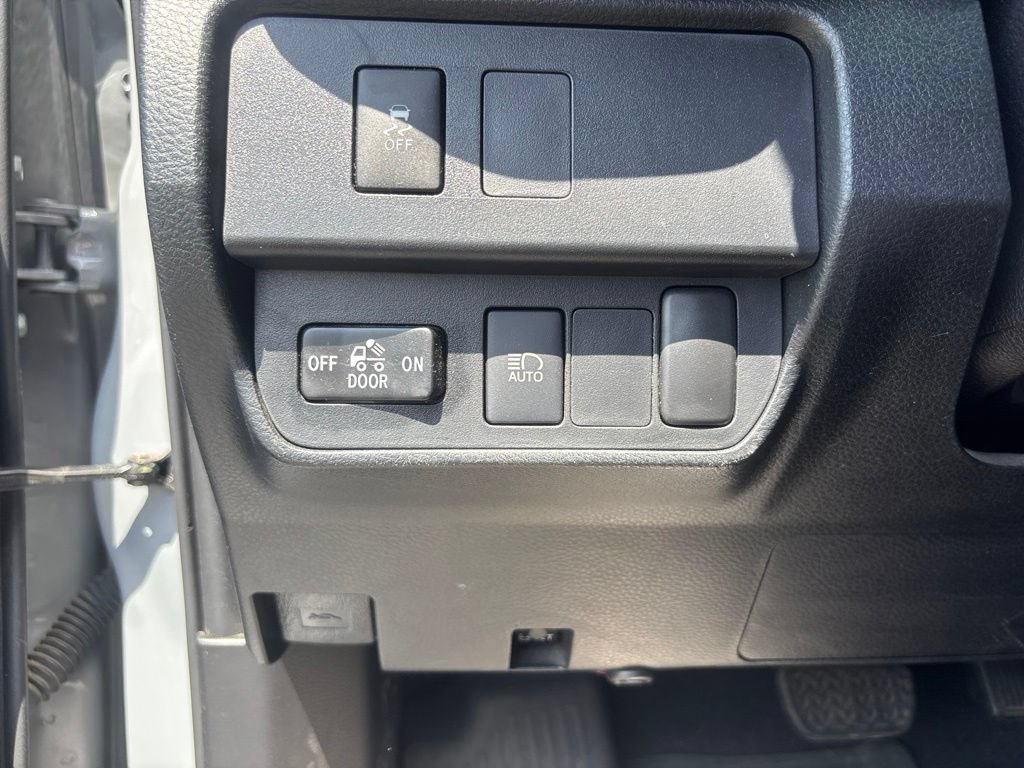 Used 2021 Toyota Tacoma SR5 RWD image 18