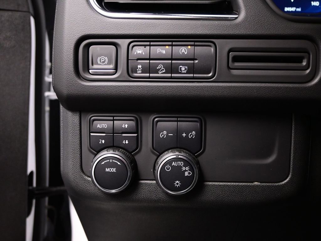 Used 2023 Chevrolet Tahoe Z71 w/ Luxury Package image 12