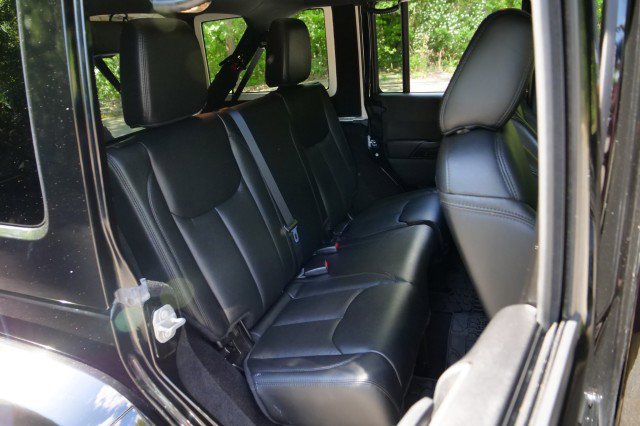Used 2015 Jeep Wrangler Unlimited Sahara image 28
