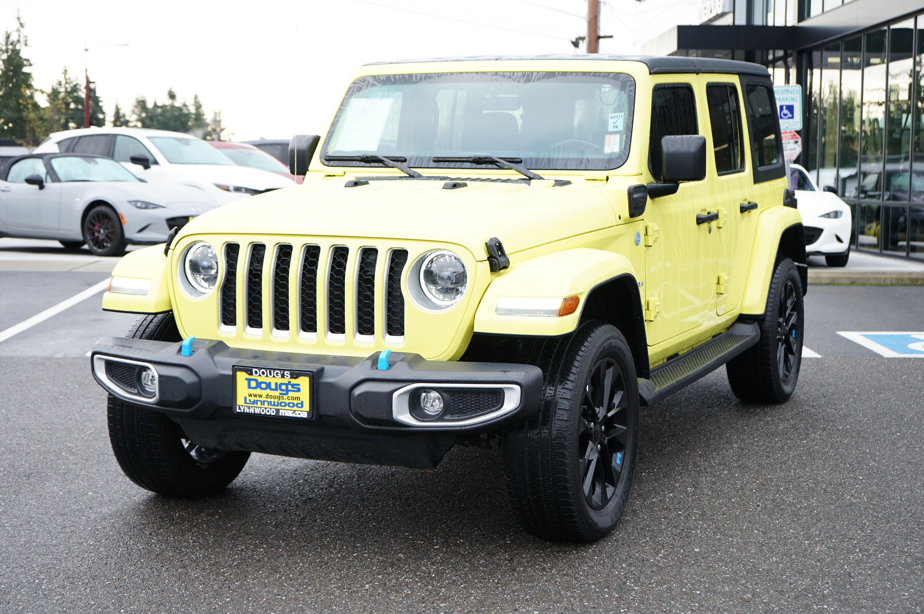Used 2023 Jeep Wrangler Sahara w/ Cold Weather Group AWD/4WD image 10