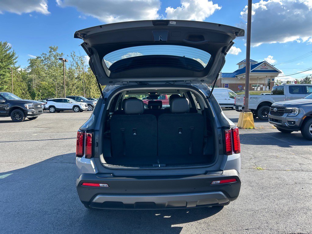 Used 2022 Kia Sorento S image 13