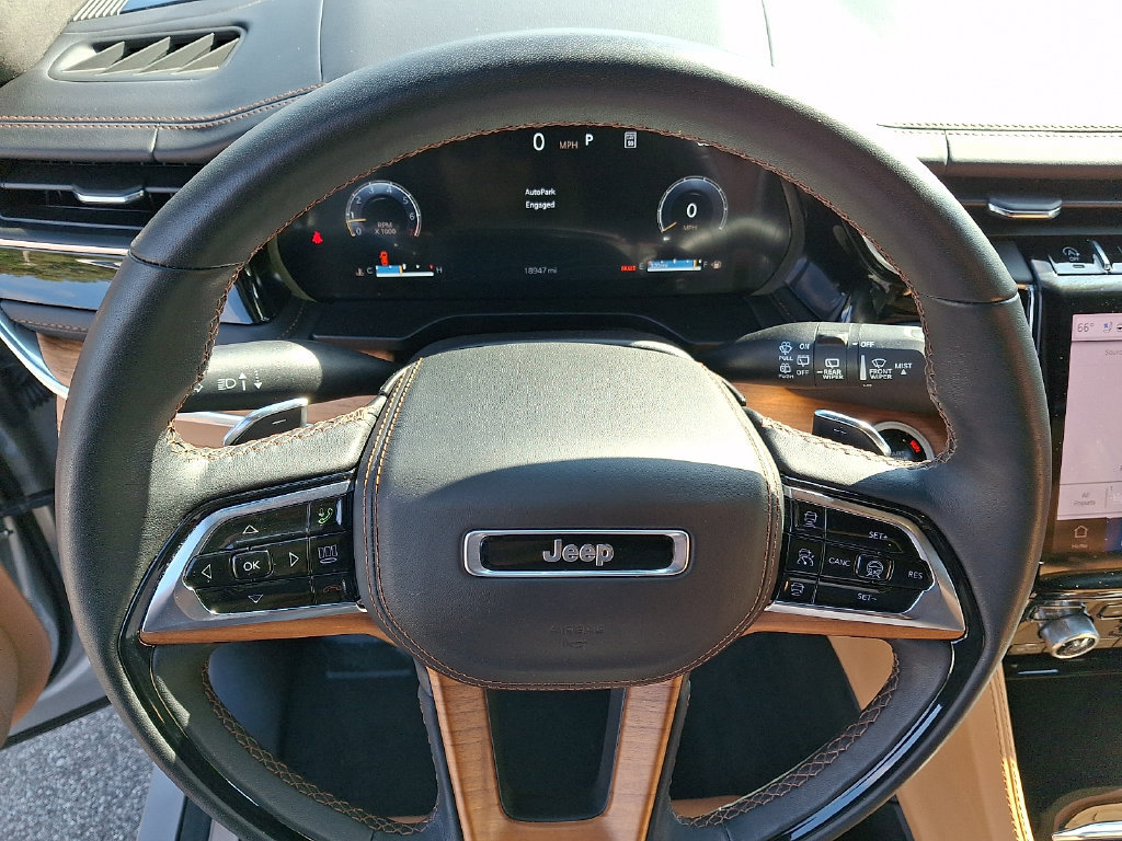 Certified 2025 Jeep Grand Cherokee Summit AWD/4WD image 20