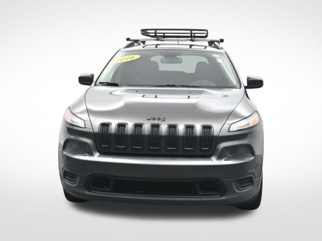 Used 2016 Jeep Cherokee Sport w/ Cold Weather Group image 2