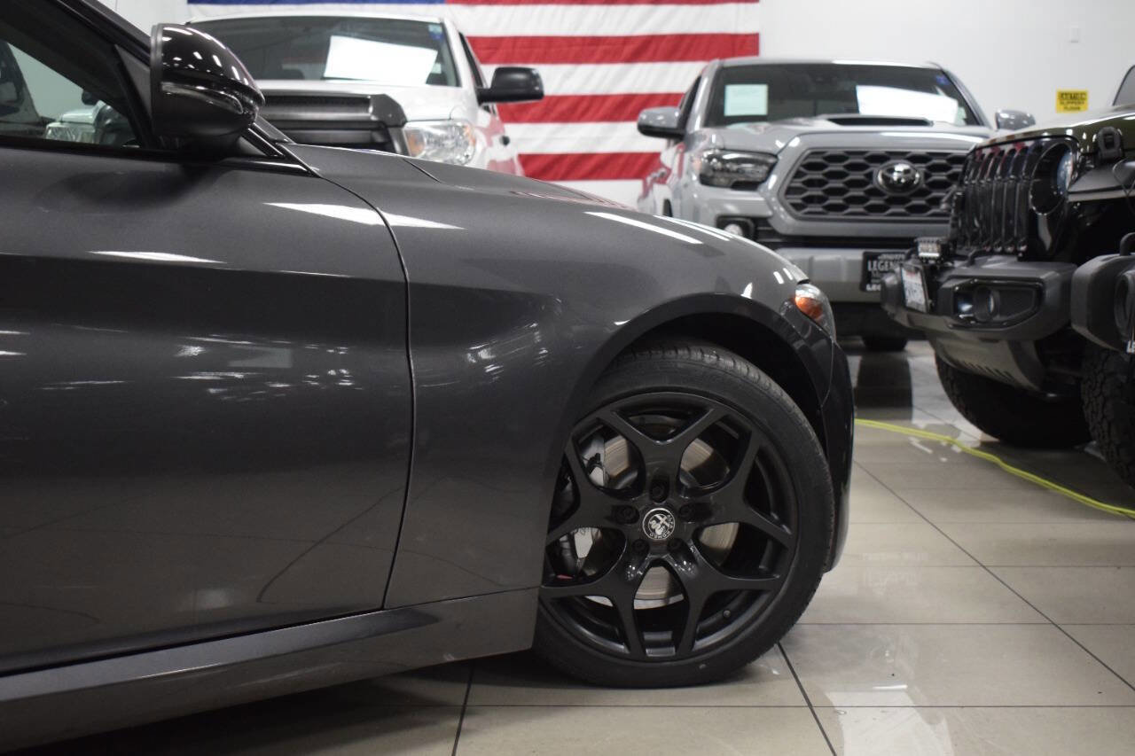 Used 2021 Alfa Romeo Giulia Sprint w/ Nero Edizione image 24