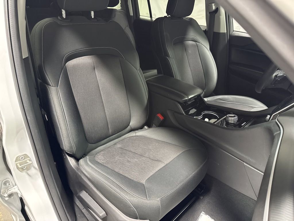 Used 2023 Jeep Grand Cherokee L Laredo w/ Luxury Tech Group I RWD image 10