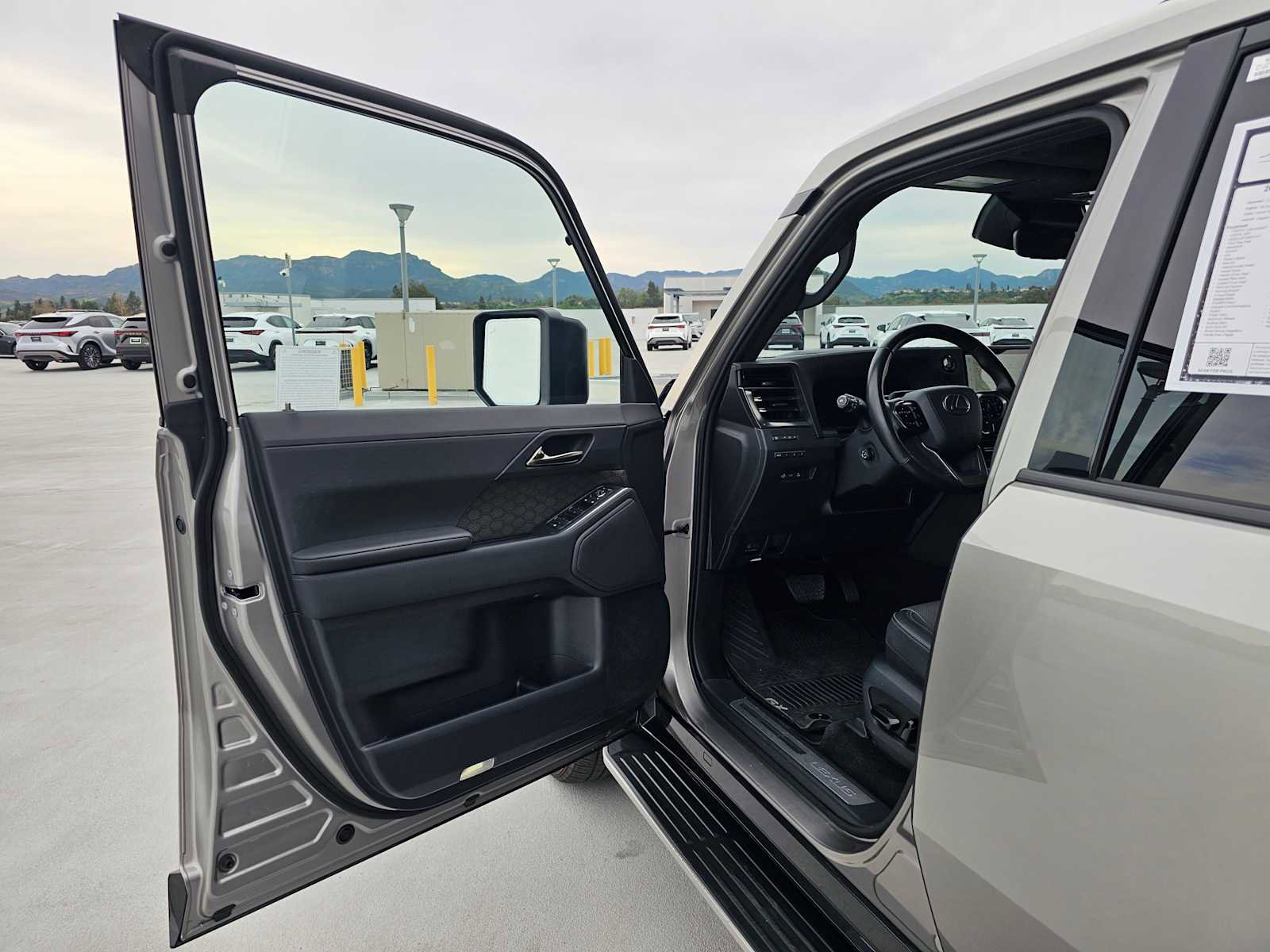 Used 2024 Lexus GX 550 w/ Accessory Package (2T) image 21