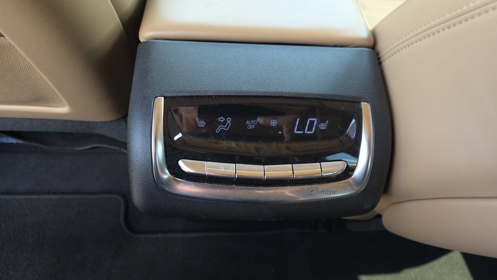 Used 2022 Cadillac XT6 Premium Luxury w/ Platinum Package FWD image 29