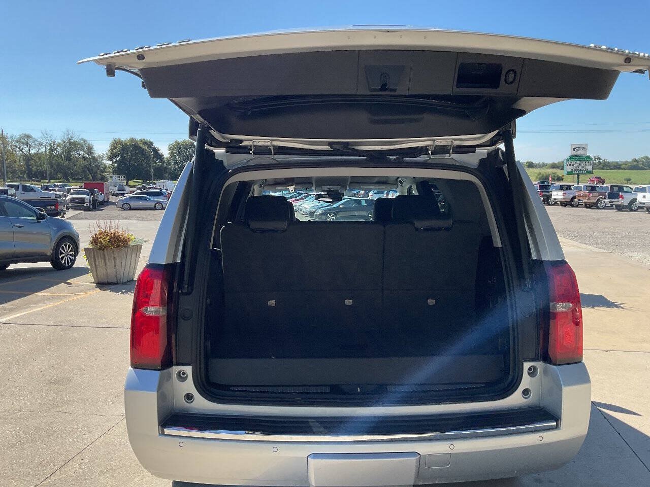 Used 2019 Chevrolet Tahoe Premier AWD/4WD image 11